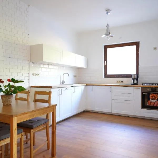 Buda Side, hotel di Budakeszi