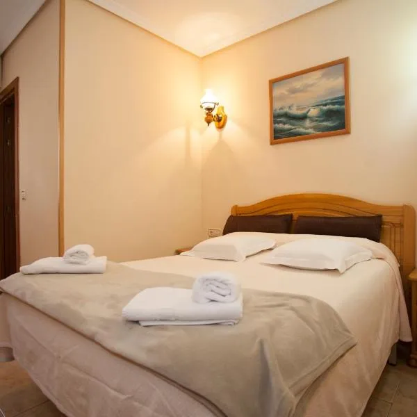 Hospedaje Los Rosales, hotel v destinaci Madrid