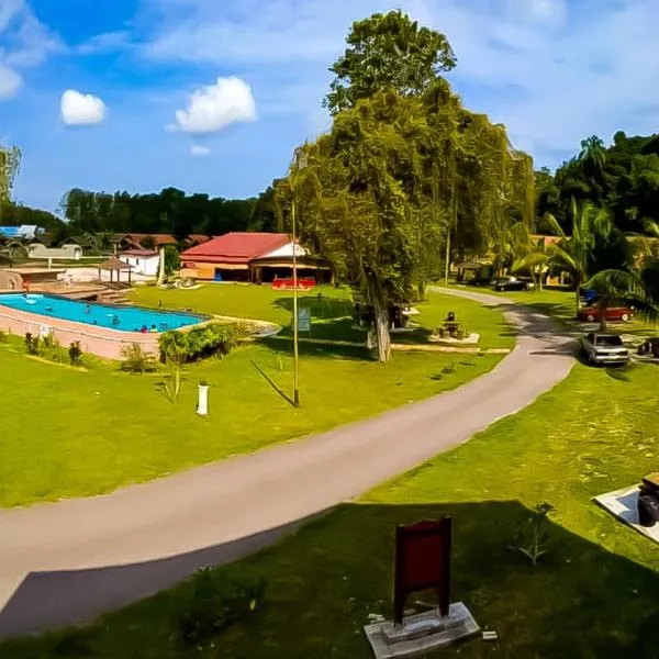 TELUK PENYABUNG RESORT, hotel in Padang Endau