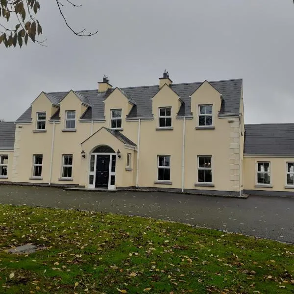 Single or Twin Room in Lovely Country Residence, hotel em Kingscourt