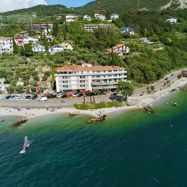 Torbole Aparthotel, hotel v destinaci Nago-Torbole