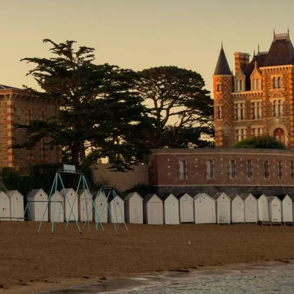 Le Nessay – hotel w mieście Saint-Briac-sur-Mer