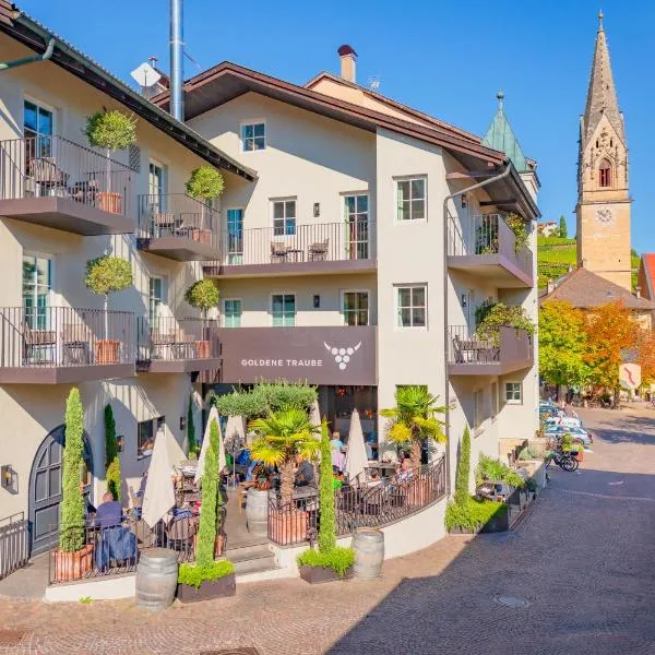 Hotel Goldene Traube, hotell sihtkohas Vervò