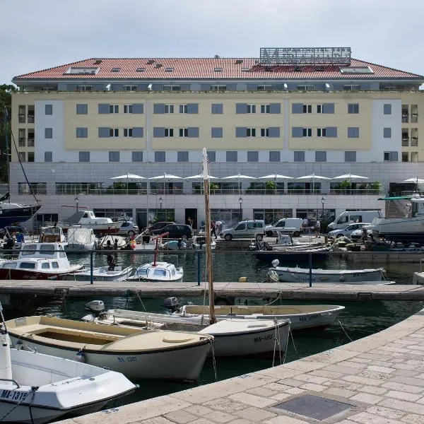 Aparthotel Miramare, hotel in Makarska