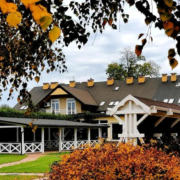 Zajazd Podzamcze, hotel in Fałków