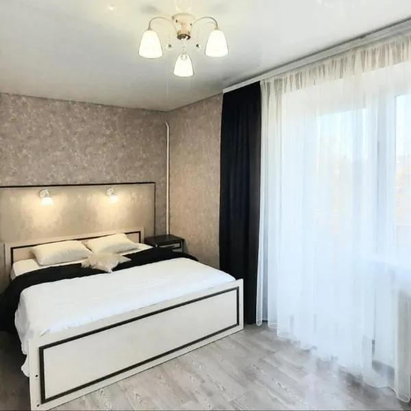 Двухкомнатная квартира 500м от моря ул Парковая отчетные док, Hotel in Tschornomorsk