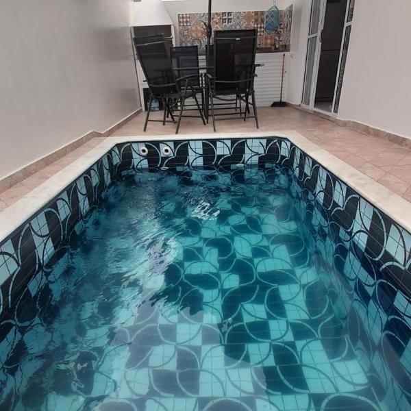 Casa nova em condominio com piscina e churrasqueira privativa