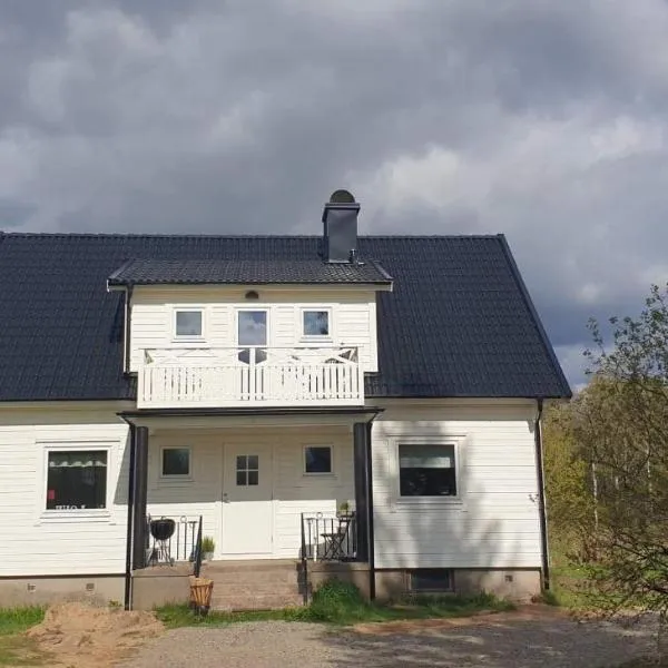 Stort hus i vackra Karl Gustav, när fin bad och fiskesjö och Ullared, hotel in Karl Gustav