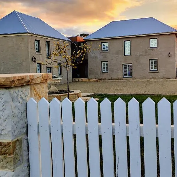 Triabunna Barracks, hotel in Spring Beach