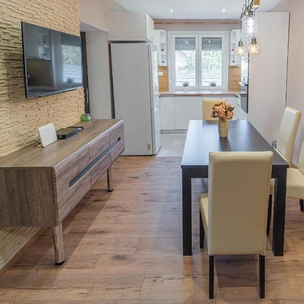Idevár-Lak Apartman, hotel v destinaci Velence