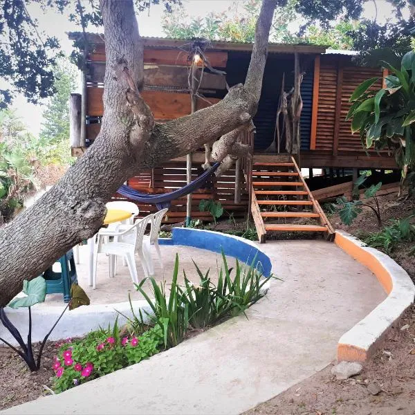 Blue Space Beach Shack, hotel in Hibberdene