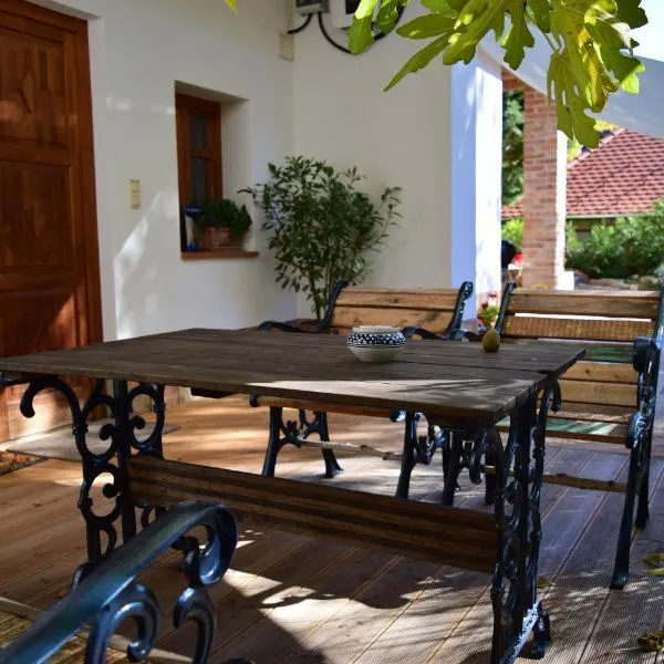 Kéktúra vendégház, hotel in Óbánya