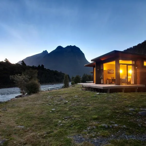 Milford Sound Lodge、ミルフォード・サウンドのホテル