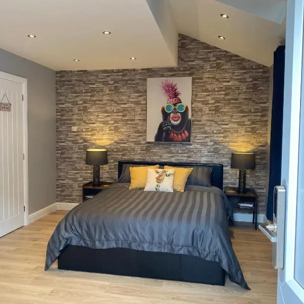 Modern Luxury 1 bed apartment with parking near Stansted Airport, hotel in Arkesden