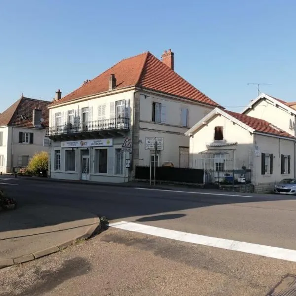 Gray centre ville avec vue sur Saône – hotel w mieście Gray