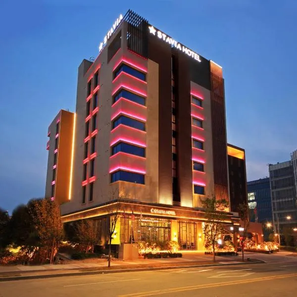 Gimpo Stavia, hotel a Orijŏng