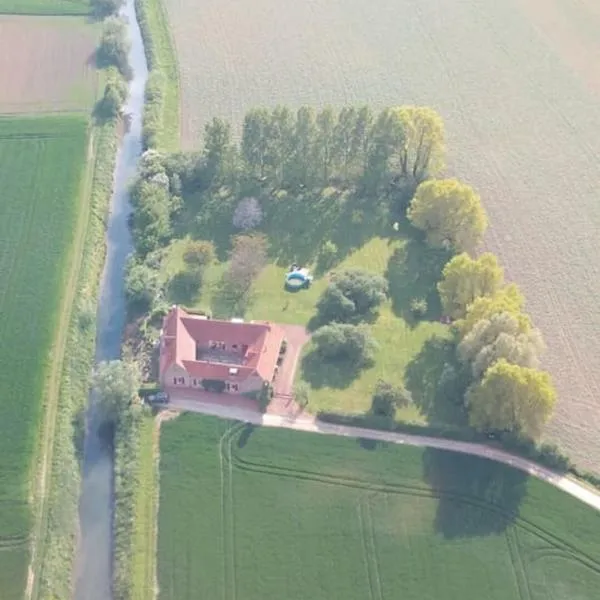 Gîte moderne à la campagne 6p max, hotel en Estaires