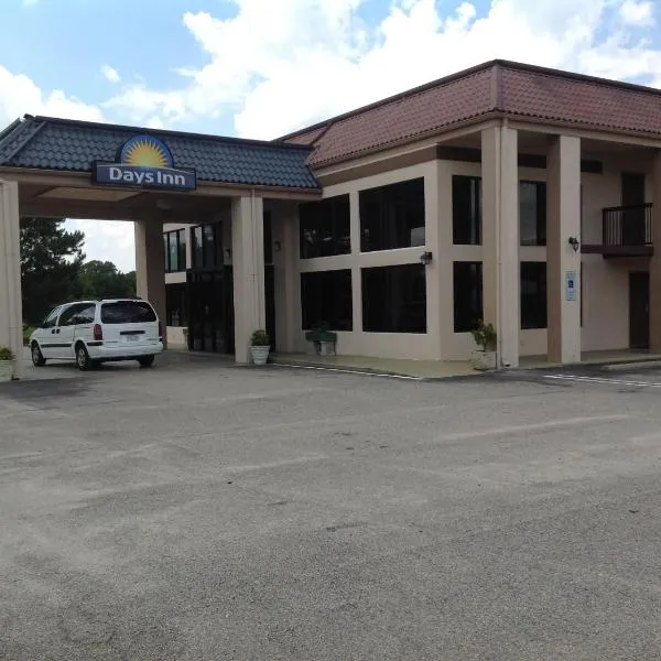 Days Inn by Wyndham Clinton, hotel a Clinton