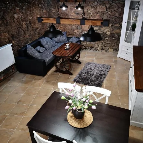 Dráchovský apartmán a vejminek, hôtel à Vlkov