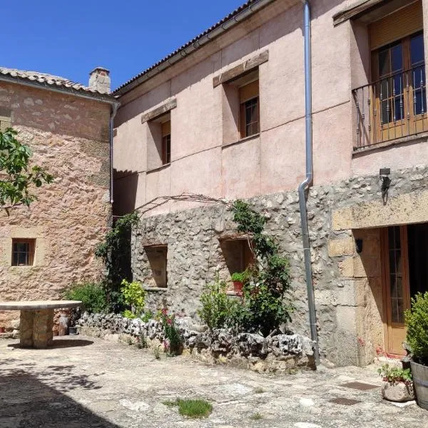 El encinar de las Hoces - Vivienda de uso turístico, מלון בValle de Tabladillo