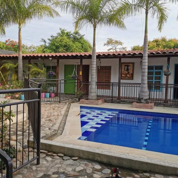 Villa del Sol Hotel & Restaurante, hotel in Villavieja