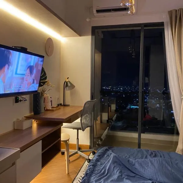 lalerooms Warm and cozy Studio at Skyhouse BSD find us on ig lalerooms, hotel v destinaci Tangerang