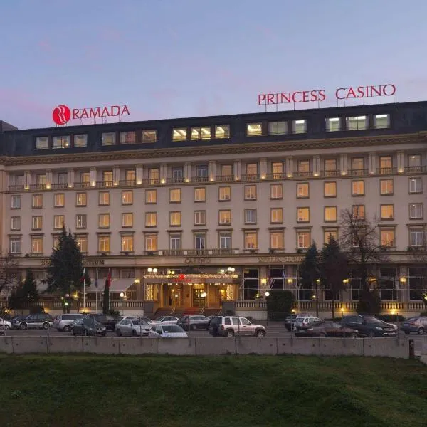 Ramada by Wyndham Plovdiv Trimontium، فندق في بلوفديف