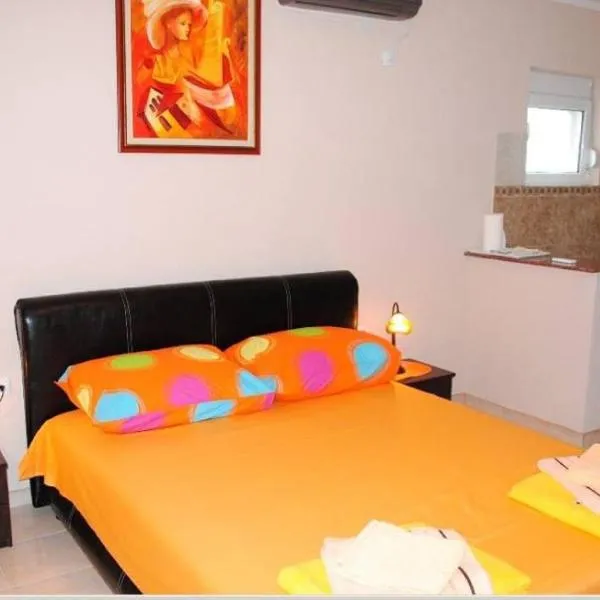 Apartments Anne, hotel v destinaci Petrovac na Moru