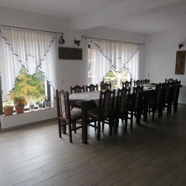 Conacul Elenei, hôtel à Poiana Mărului