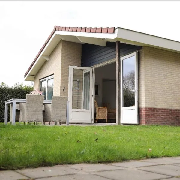 Huinerhofje 2 - Vrijstaand met grote omheinde tuin, rust, privacy en nabij bossen, hotel Puttenben