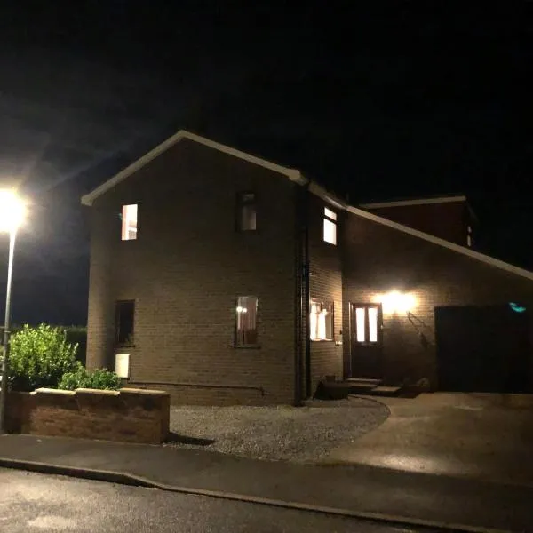 Number One - Fully Equipped Self Catering Four Bedroom House next to Dunedin, 15 mins to Spurn, 20 mins to Saltend, 12 mins to Easington: Patrington şehrinde bir otel