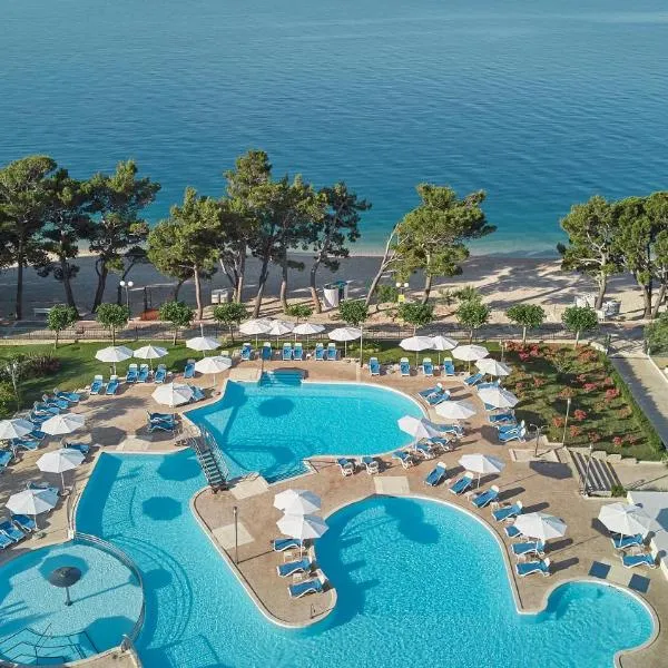 Bluesun hotel Neptun - All inclusive, hotelli kohteessa Tučepi