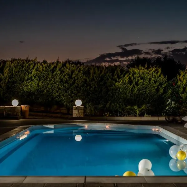 Casa Della Vita Gouves Cretan Luxury Villa، فندق في غورناي