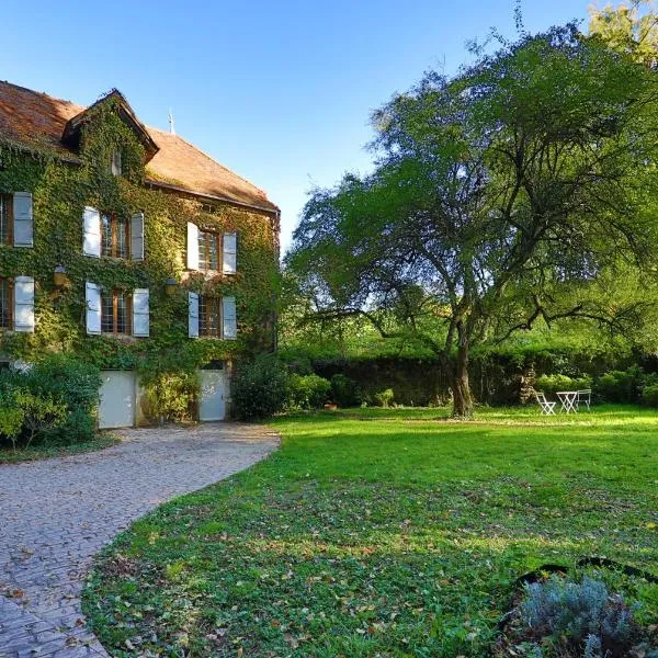 Le Domaine de Moroges, hotel in Saint-Désert