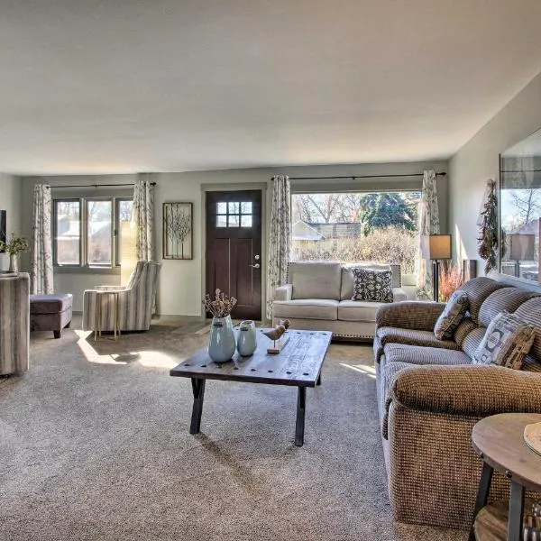 Cozy Choteau Home with Fire Pit, Grill, Yard!, hotel in Choteau