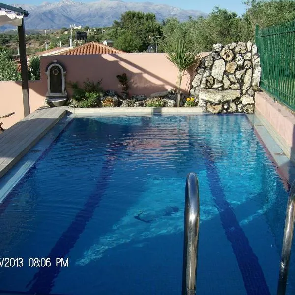 Villa Smaro, hotel di Marathi