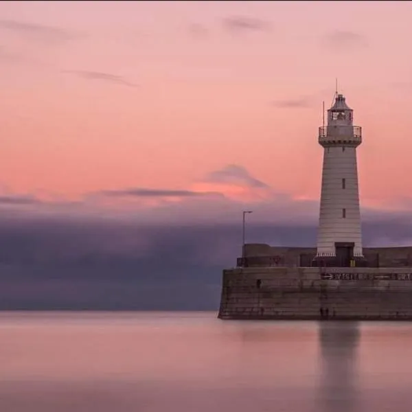 Home from Home 3 bedroom pier front stay, hotell sihtkohas Donaghadee
