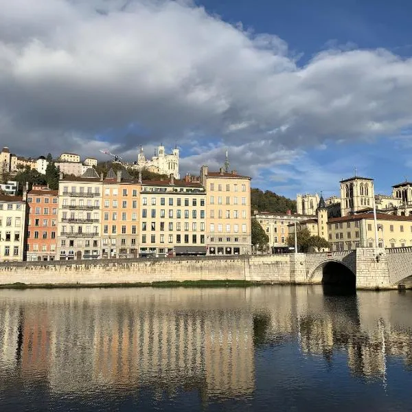 Charming studio Bellecour quiet ideal situation, hotel u Lionu