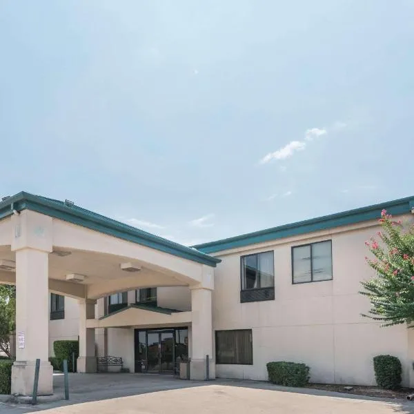 Super 8 by Wyndham Fort Worth Downtown South, hotell sihtkohas Fort Worth