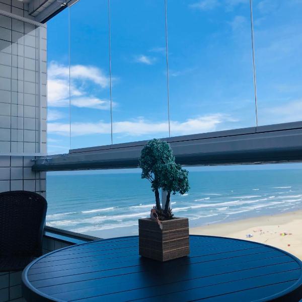 Apto com vista mar PÉ NA AREIA