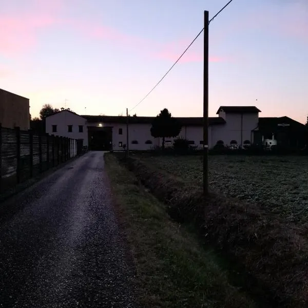 Appartamento in Cascina Cortazza, hotel in Olmeneta