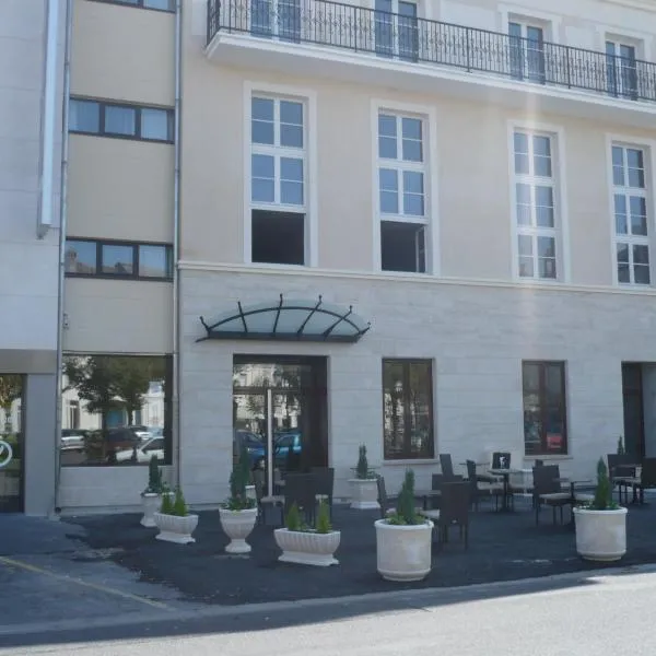 Résidence d'Artagnan, hotel v destinácii Montargis