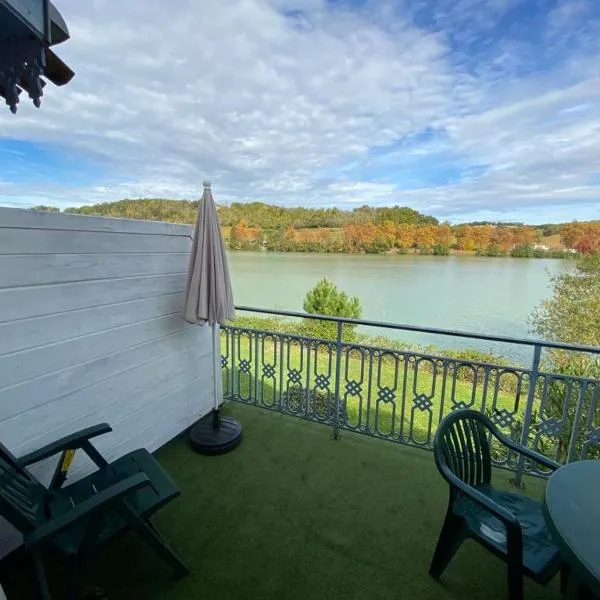 appartement au calme face au lac, hotel v destinaci Marciac