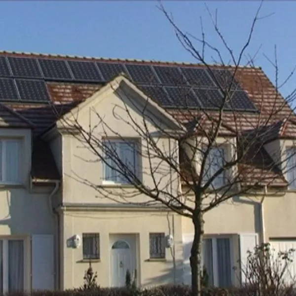 Chambre meublée à 5mn de Disneyland Paris، فندق في فيرييور-أو-بري