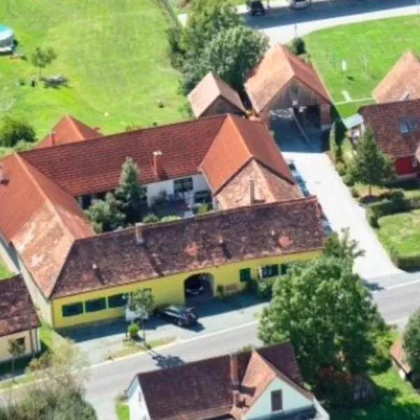 Ferienwohnungen und Appartements im idyllischen Vierkanthof, Gruppenurlaube, hotel in Limbach im Burgenland
