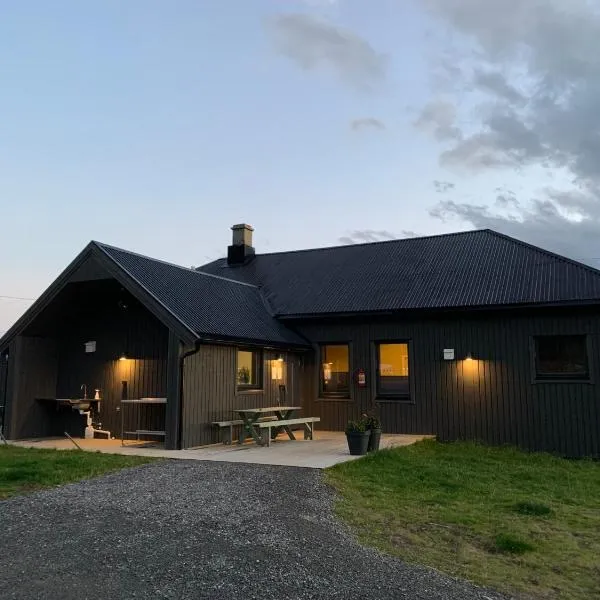 BEDEHUSET Basecamp Senja, hôtel à Mefjordvær