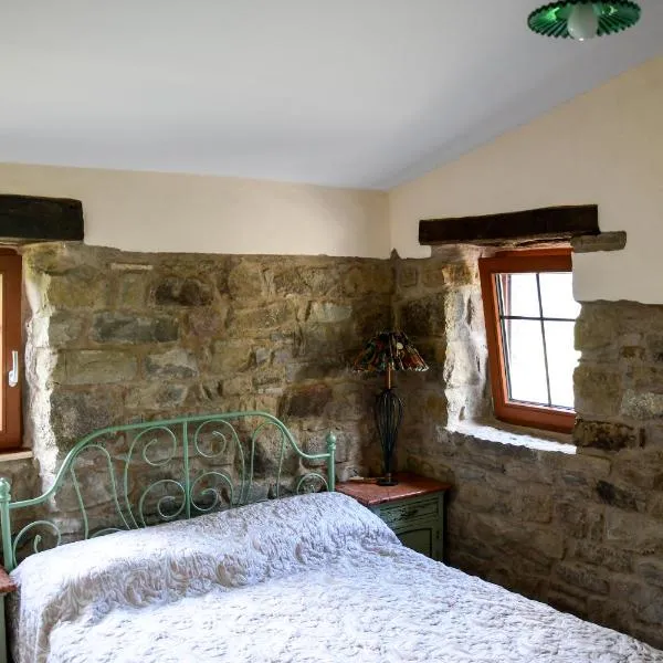 CASA LUCERTOLA, hotel v destinaci Apricale