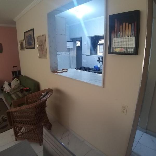 Guaruja. Excelente apartamento, localizado no melhor ponto da Enseada, a 200 m da praia. Possui restaurantes, mini shoppings e boulevard próximosar,  ambém a supermercados, farmácias e ao aquário do Guarujá. - Foto 4