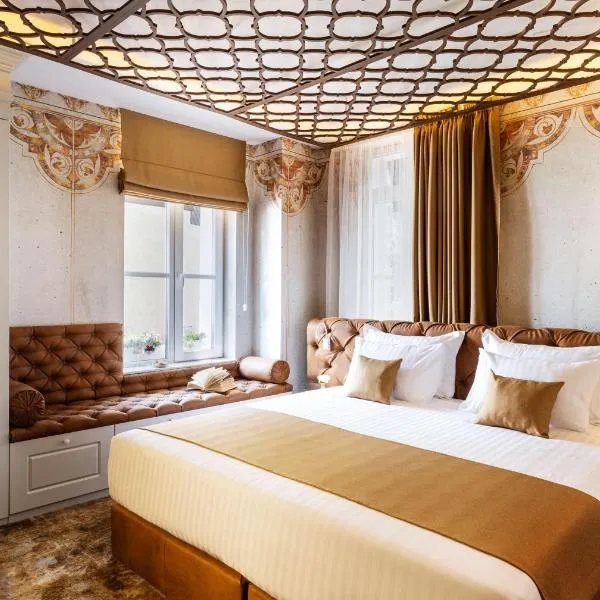 Art Boutique Hotel Gallery 37 Plovdiv - Superb Location in the Old Town، فندق في بلوفديف