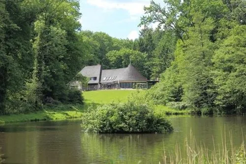 Forsthaus-Ferienhotel am Dobrock, hotel in Neuhaus an der Oste